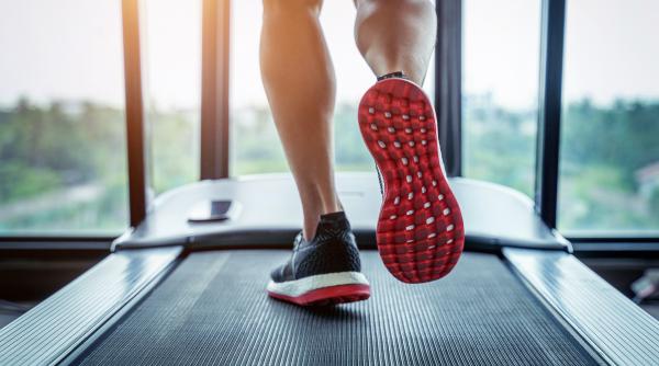 cum a aparut banda de alergat la inceput a fost proiectata ca obiect de tortura