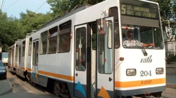 doua vagoane de tramvai s au lovit la iesirea din depoul militari stb a demarat o ancheta