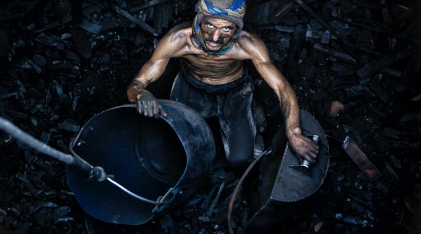 faze amuzante cu inchiderea minelor in romania alfred bulai noaptea mintii erau speriati ca minerii nu vor sa plece video