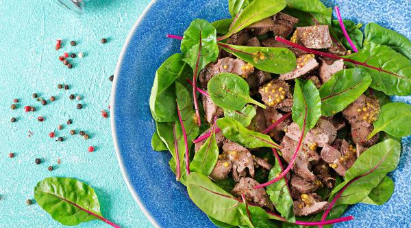 salata verde cu ficatei o masa cat un festin