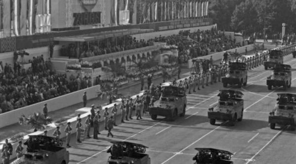 va mai amintiti ultimii ani ai lui ceausescu parada de 1 mai anulata din cauza crizei combustibilului