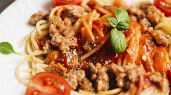 spaghete bolognese reteta din italia