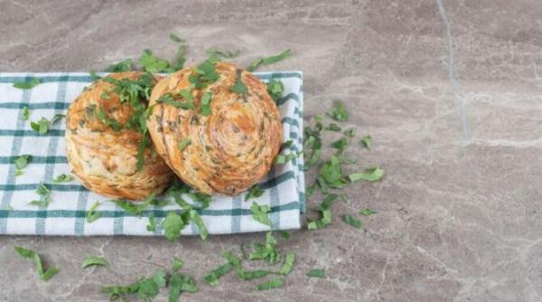 turte cu ceapa verde o gustare chinezeasca delicioasa