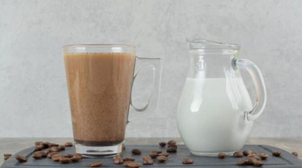 cafea cu lapte de soia si cardamom