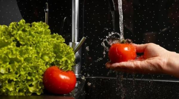 fructele si legumele nespalate sunt periculoase cum sa le speli corect