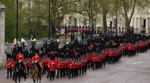 generalul maior christopher ghika descendent al intemeietorului jandarmeriei romane a condus ceremonialul incoronarii regelui charles al iii lea