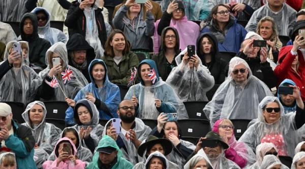 incoronarea regelui charles al iii lea stephen fry paul mccartney si elton john printre vedetele care ii aduc un omagiu suveranului