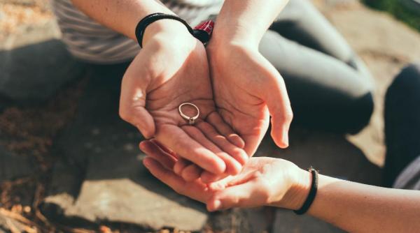 ce facem cu inelul de logodna dupa ce ne am casatorit