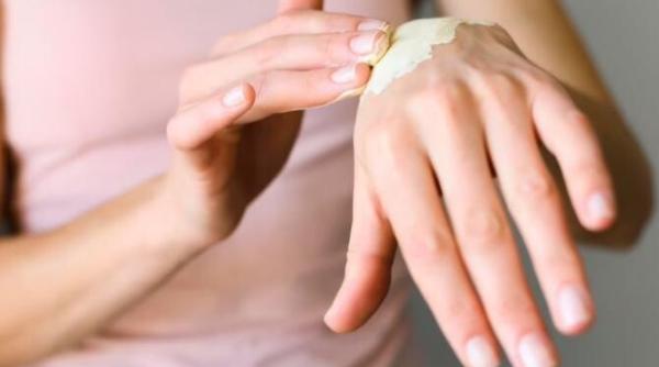 pielea mainilor va fi neteda si matasoasa uita de cosmeticele scumpe