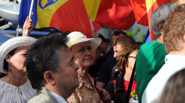 pro rusii din balti nevoiti sa defileze pe treceti batalioane romane carpatii in loc de cantece sovietice video