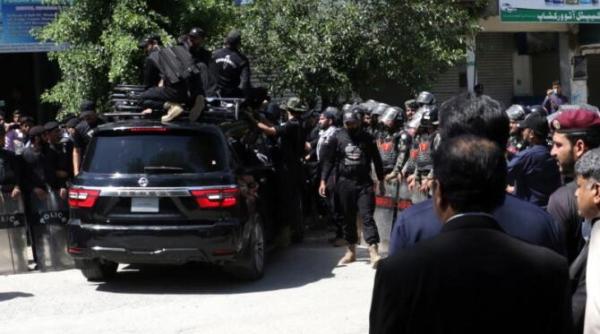 a doua zi de proteste in pakistan serviciile de date mobile au fost inchise twitter youtube si facebook au fost interzise