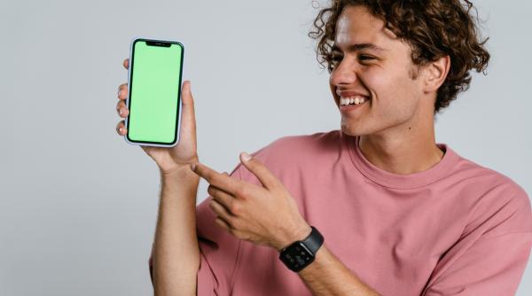 adolescentii ar avea nevoie de permis inainte de a si face cont pe retelele de socializare sustin psihologii americani