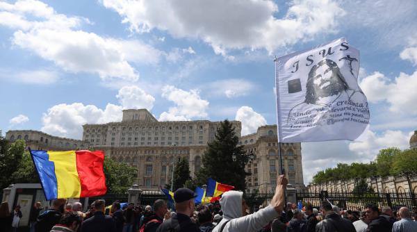 aur partid care lucreaza impotriva intereselor democratice condus de un om care are interdictie de intrare in doua tari ionut stroe declaratii dure