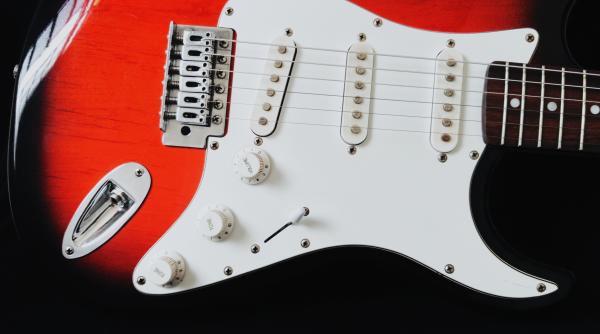 dolly parton scoate primul album rock roll regina muzicii country a colaborat cu nume sonore miley cyrus paul mccartney ringo star sting si elton john printre multi altii