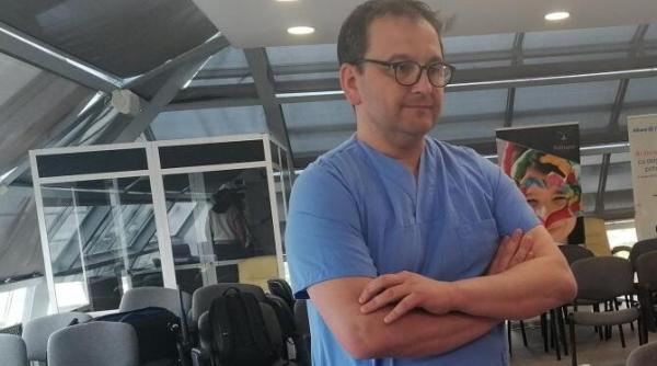 dr pavel heghi a emigrat in urma cu 25 de ani si a revenit pentru a salva vieti pro bono interviu m as intoarce in romania fara nicio problema sanador e un spital echipat cu tot