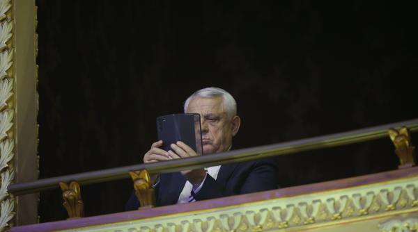 gusa dezamagit de petre daea mi a fost simpatic pana cand am vazut ce a facut nu merge asa o mare rusine video