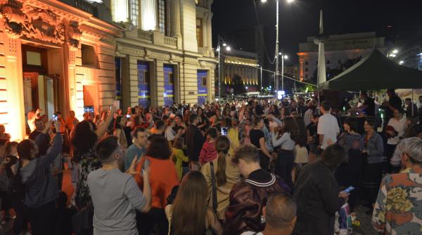 noaptea muzeelor romanii au luat cu asalt obiectivele culturale si au asteptat cu orele intrarea in muzee