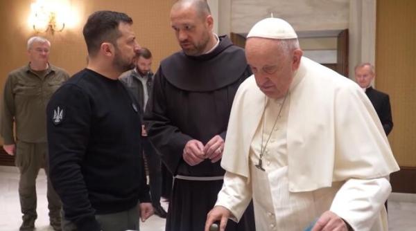 zelenski e sceptic ca papa francisc poate media razboiul nicio tara din lume nu poate negocia cu putin acuzat de crime cumplite de razboi