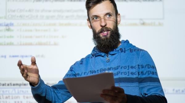 burse de 5 000 de euro pentru profesori industria it pregateste un nou proiect