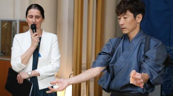 cele mai interesante curiozitati despre sushi chef hiro sakai demonstratie culinara de exceptie e s hiroshi ueda ambasadorul japoniei in romania aplaudat la unison galerie foto