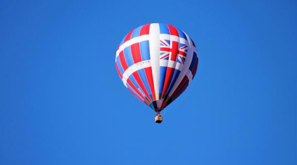 economist sef al bancii angliei le a spus britanicilor sa accepte ca sunt mai saraci dar acum regreta as folosi alte cuvinte