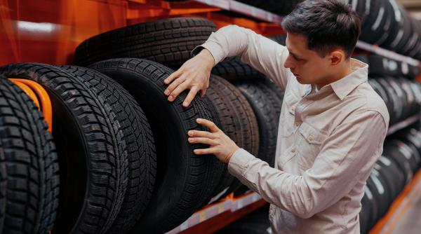 de ce anvelopele au peri de cauciuc