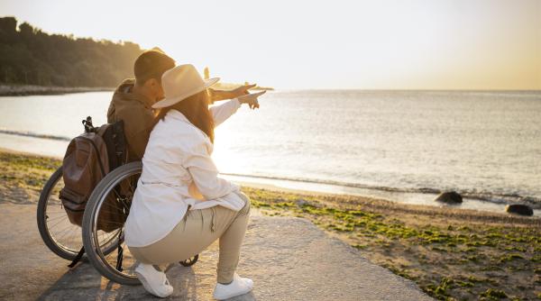 inteligenta artificiala a ridicat primul om din scaunul cu rotile tehnologia care transforma gandirea in actiune foto video