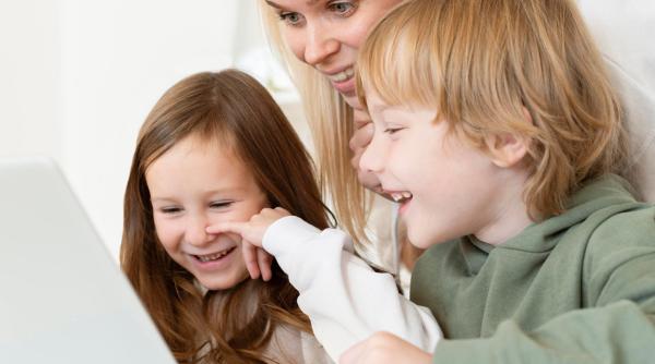 parinti si pitici al zecelea site lansat de dc media group bogdan chirieac de la 1 iunie va fi si in google sunt cateva milioane de oameni pe care ii tintim