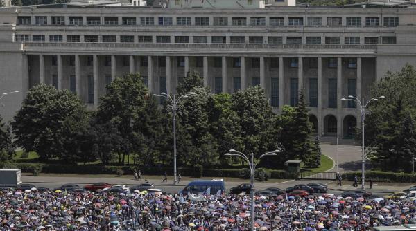 raspuns la intrebarea ce se tot vaita profesorii unii dintre noi nu avem nici macar 2 500 lei cat castiga un debutant si tot nu ne plangem atat
