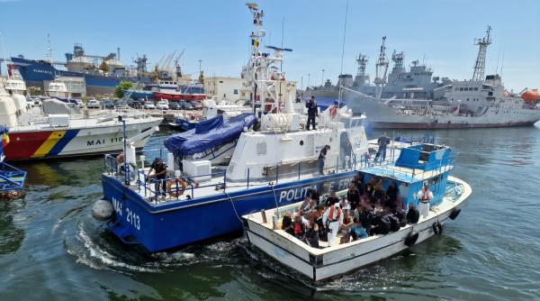 interventie pe marea neagra zeci de migranti afro asiatici salvati de politistii de frontiera
