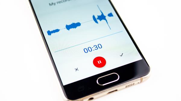 o aplicatie android a inceput sa inregistreze in secret utilizatorii