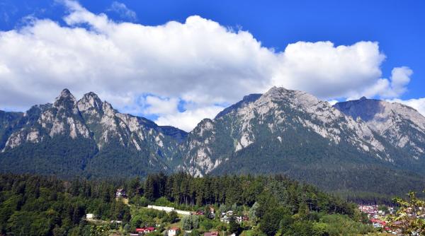 romanii aleg statiunile montane si balneare vanzarile au crescut cu aproape 50prc in primele patru luni din 2023