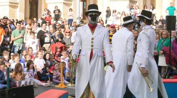 strazi deschise programul din 27 28 mai statui vivante marionete silent disco ateliere si teatru pentru copii pe calea victoriei