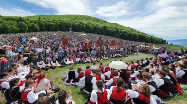 pelerinaj la sumuleu ciuc presedinta ungariei asteptata sa participe alaturi de alte 300 000 de persoane