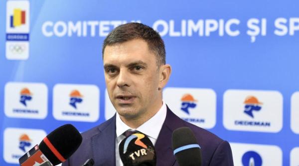 guvernul la examen sondaj dcnews eduard novak activitate foarte rea si rea performanta de ministru al majoritatii si a premiat tatal si a fost lasat cu mana intinsa pe aeroport