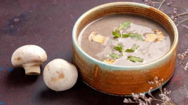 supa cremoasa de ciuperci cu branza topita reteta simpla