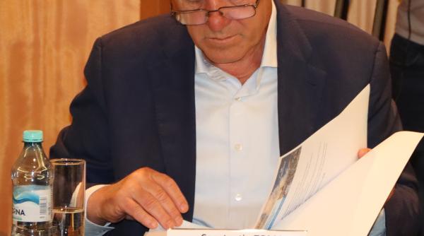 buzau campion la reciclarea deseurilor cum a reusit primarul toma sa i aduca la aceeasi scoala pe iohannis si ciolacu l am considerat premiu