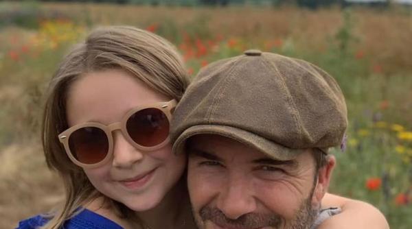 de ce david beckham isi saruta fiica de 11 ani pe buze
