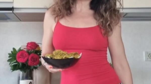 reteta de crackers de casa recomandata de carmen bruma sunt foarte gustosi sanatosi si practici eu obisnuiesc sa ii tin in geanta pentru situatiile in care mi se face foame