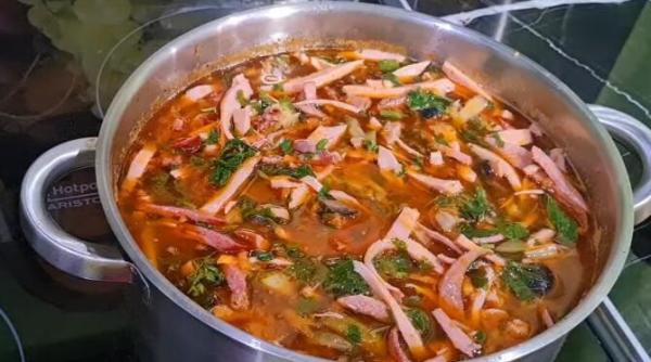 soleanca ciorba ruseasca in care se pun aproape 40 de ingrediente reteta ciudata
