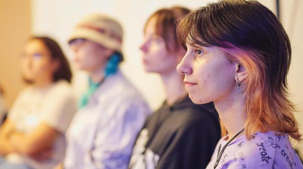 majoritatea parlamentarilor cred ca ar trebui alocat peste 6prc din pib pentru educatie sondaj world vision de ziua copilului