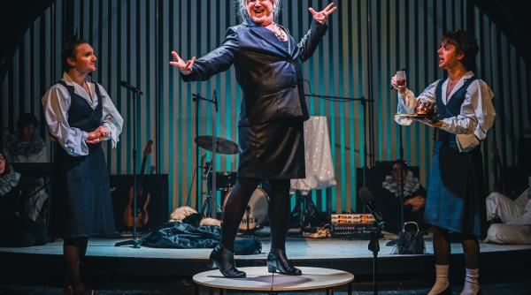 spectacolul cameristele cadou pe scena digitala la aniversarea de 235 de ani a teatrului national radu stanca sibiu