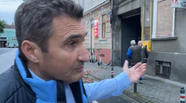 dupa ce a fost surprins de cutremur la o emisiune primarul din arad a iesit prin oras sa evalueze pagubele suntem cu arma la picior video