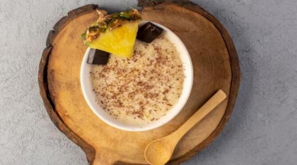 budinca de orez cu fructe uscate si condimente o reteta din bucataria indiana