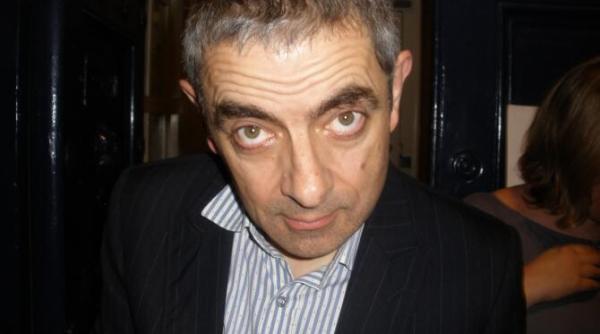 actorul care il joaca pe mr bean contrazis de the guardian dupa ce acelasi ziar i a publicat opinia controversata despre masinile electrice