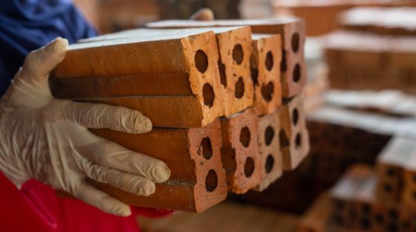 consiliul concurentei trebuie eliminate barierele care blocheaza sectorul materialelor de constructii