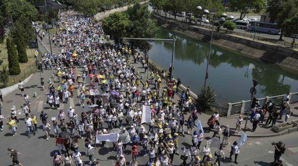 miting de protest al angajatilor din sanatate eroismul dovedit de profesionistii din sanatate in timpul pandemiei a fost repede uitat de politicieni