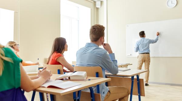 veste buna pentru elevi in plina greva a profesorilor mediile pot fi incheiate cu 2 note oug publicat in monitorul oficial