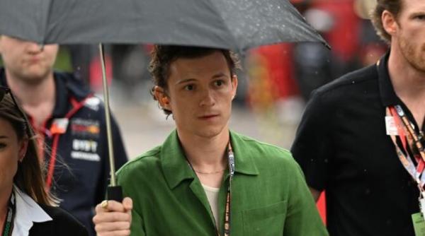 tom holland actorul care il joaca pe spider man va lua o pauza de un an in urma rolului unui criminal in serie