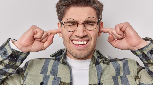 sa se autosesizeze inspectia muncii muzica la maxim din mall uri si restaurante problema nationala bulai iti sangereaza urechile din start e o prostie